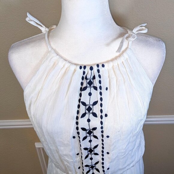 Embroidered White Maxi Dress - Picture 2 of 4